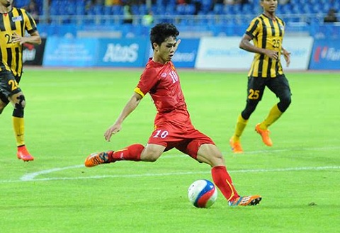 Cong Phuong ghi 2 ban thang dang cap vao luoi U23 Malaysia
